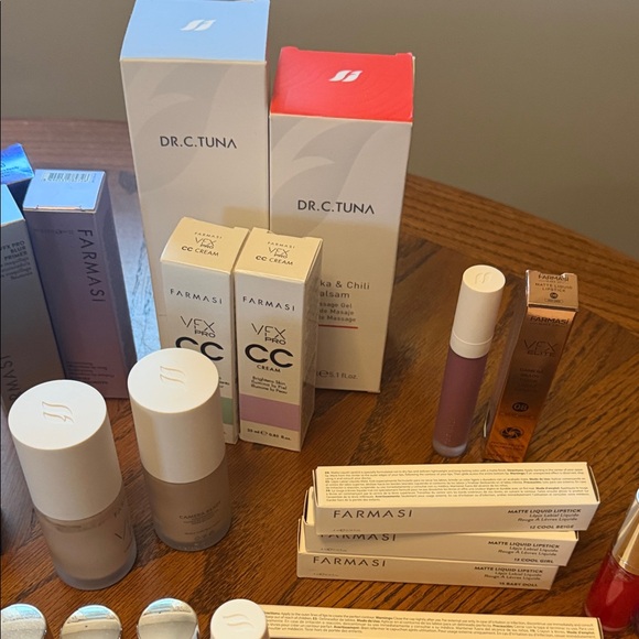 Farmasi Makeup Collection - Lipsticks, Foundations, and More - Picture 6 of 9